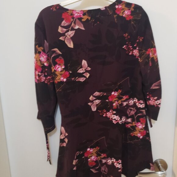 City Chic Cross Over Tie Top. New With Tags - Picture 7 of 8